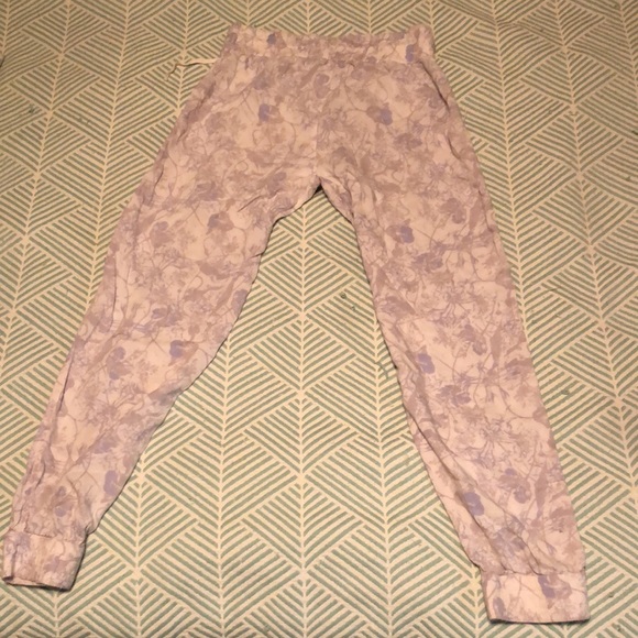 Floral joggers / capris - Picture 4 of 4